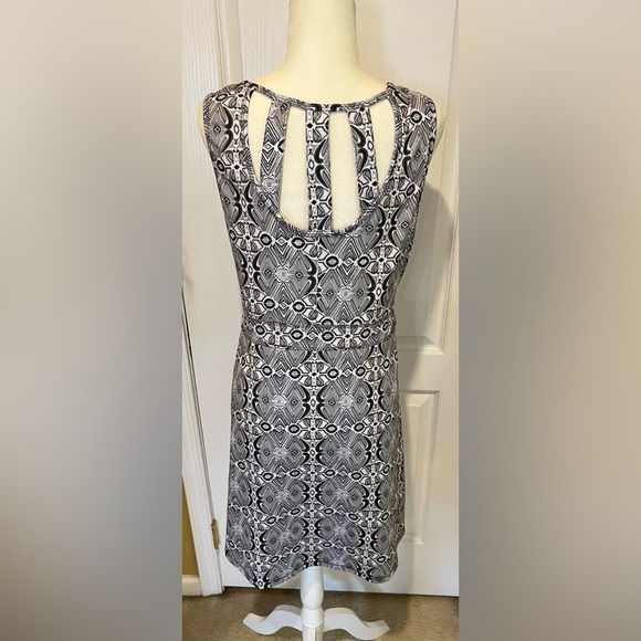 Reel Legends Performance Outfitters Ladies Stay Cool Dress size M - Picture 3 of 5